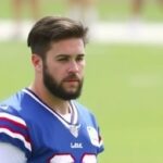 Getimg Buffalo Bills Josh Allen Exits Practice With Apparent Ankle Injury Before Crucial Thanksgiving Showdown 1763822073