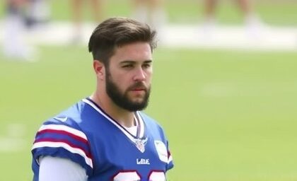 Getimg Buffalo Bills Josh Allen Exits Practice With Apparent Ankle Injury Before Crucial Thanksgiving Showdown 1763822073