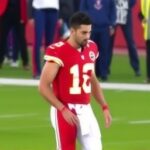 Getimg Chiefs Qb Patrick Mahomes Exits Thriller Vs Bills With Apparent Knee Injury X Rays Pending 1763816139