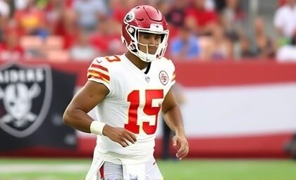 Getimg Patrick Mahomes Injury Update Chiefs Edge Raiders 27 20 As Qb Limps Off With Ankle Scare 1763805163